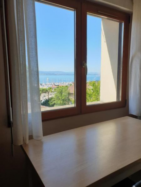 Maison des pêcheurs vue lac a 50m du port dans quartier historique Thonon-Les-Bains